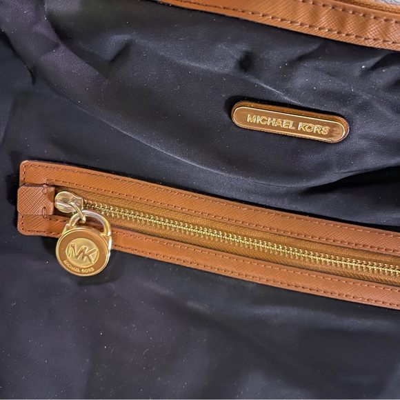 Michael Kors Kempton Nylon Women's Shoulder Bag - Picture 2 of 11